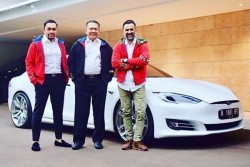 Wow, Pergi ke Kantor, Bambang Soesatyo Naik Mobil Listrik Tesla