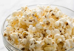 Suka Popcorn? Ingat, Ada Kandungan Garam Tinggi di Dalamnya