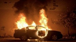 Astagfirullah! Dua Pria di Mekah Gelap Mata Bakar Mobil hanya karena Dikemudikan Wanita