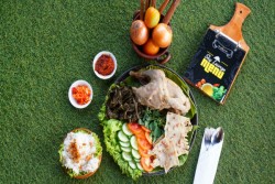 Ingkung Ayam Tradisional Disajikan di Yellow Star