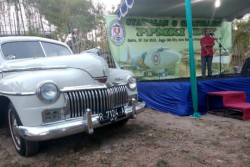 Puluhan Mobil Kuno Ramaikan Pertemuan PPMKI, Ada yang Usianya 80 Tahun