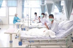 Video Pertama Anak-Anak Tim Sepakbola Thailand Usai Diselamatkan dari Gua Dirilis, Begini Kondisi Mereka