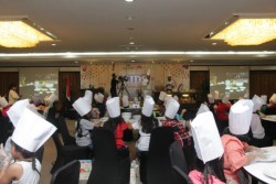 Santika Premiere Ajak Anak Mengisi Libur Sekolah dengan Cooking Class