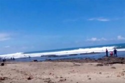 Garut Punya Pantai Indah Namanya Manalusu