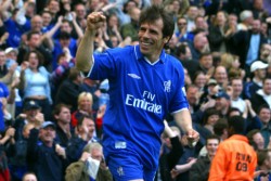 Zola Jadi Asisten Pelatih Sarri di Chelsea