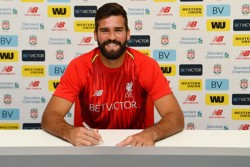 Alisson Resmi Milik Liverpool