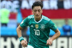 Berdasarkan Falsafah Sepak Bola Kuno yang Dia Anut, Presiden Munchen Kritik Ozil