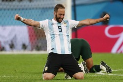 Juve & Milan Bicarakan Barter Higuain dan Bonucci