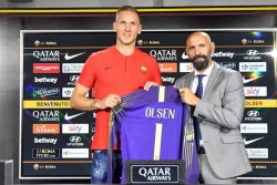 Kiper Timnas Swedia Gantikan Alisson di Roma