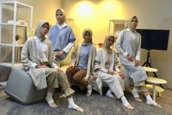 Desainer Korea Pasarkan Baju ala Hanbok di Indonesia