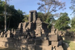 Piknik ke Candi Lawang dan Sari di Boyolali