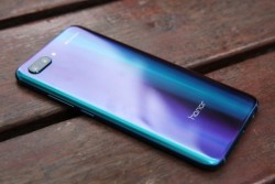 Honor 10 Resmi Hadir di Indonesia, Dijual Rp6,9 Juta