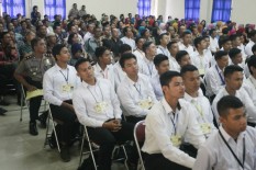 Membanggakan, Anak Buruh Pemotong Ayam Lulus Jadi Bintara Polri