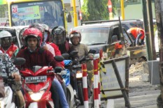 15 Tiang Listrik di Jalan Suroto Segera Dipindah