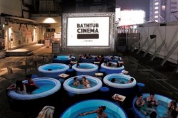 Tren Baru di Jepang, Nonton Film Seraya Berendam