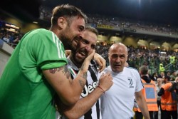 Mereka yang Dapat Keuntungan & Kerugian dari Transfer Higuain ke Milan