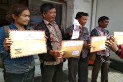 Aktivis Jogja Adukan Jokowi ke 4 Lembaga Negara