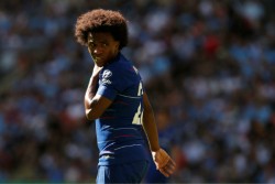 Willian Bertahan di Chelsea