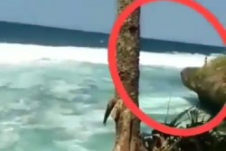 Heboh, Penari di Laut Selatan Tertangkap Kamera