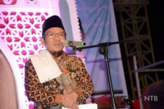 Pantau Kondisi Pengungsi, Bupati Lombok Utara Tinggal di Tenda Pengungsian