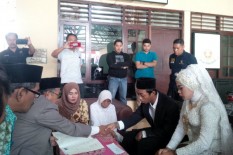 Gara-Gara Pengantin Pria Terjerat Kasus Hukum, Pasangan Ini Menikah di Penjara
