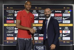 Steven N’Zonzi Pemain Roma Termahal Musim Ini