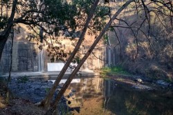 Di Waduk Sermo, Pagi Ini Ada Puja-Puji bagi Sang Pencipta
