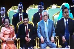 Presiden Jokowi Bacakan Pidato Kenegaraan, Mega dan Habibi Hadir, ke Mana SBY?