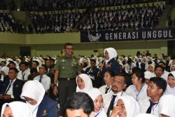  Danrem 072 Berikan Pembekalan pada 5.300 Mahasiswa Baru UNY