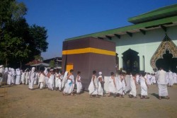 Ratusan Siswa SDIT Samawi Ikuti Manasik Haji