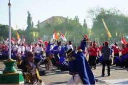 Penampilan Drumben SMKN 2 Wonosari Bikin Upacara Penurunan Bendera Meriah