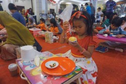 Seperti Ini Keceriaan Anak-Anak saat Menghias Cup Cake di The Rich Jogja Hotel