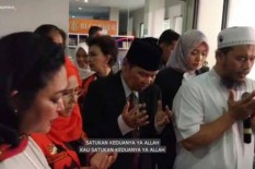 Prabowo dan Titiek Soeharto Duduk Berdampingan saat Upacara, Sandiaga Melihat Ada Getaran Lain