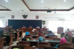 Siswa Jalan Jauh ke Sekolah, Warga di Imogiri Datangi Dewan Tuntut Pemekaran SD