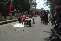 Cekcok di Jalan, Pengemudi Mercedes Benz Marah Lalu Tabrak Pengendara Honda Beat Hingga Tewas