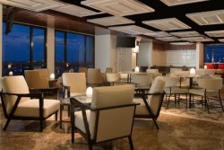 Swiss-Belboutique Tawarkan Sensasi Menikmati Musik Rock di Chadis Rooftop Bar