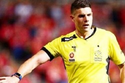 Wasit Shaun Robert Evans Panen Sumpah Serapah Suporter Indonesia