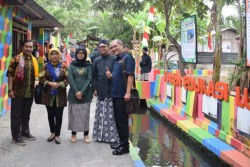 Jadi Pemuda Pelopor Berkat Sulap Selokan Kumuh Jadi Sedap Dipandang