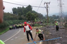 Diseruduk Truk Molen Lalu Terseret 10 Meter, Pengendara Sepeda Motor Kritis