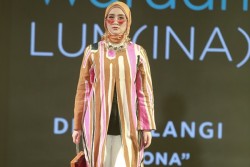 Dian Pelangi Persembahkan Gaya Retro
