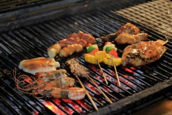 Puas BBQ Sambil Menikmati Akustik di Crystal Lotus