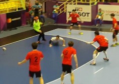 Perebutan Posisi 3 Bola Tangan Putra Berjalan Ketat