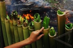 Malamang, Tradisi Kuliner untuk Menjaga Kekompakan Warga