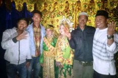 Edan, Bocah yang Baru Lulus SD Ini Nikahi Siswi SMK di Sulsel