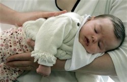 Memijat Bayi Harus Dalam Keadaan Tenang   