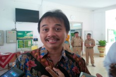 Astaga...Roy Suryo Disebut Baru Mengembalikan Kursi dan Sofa