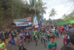Ribuan Pelari Adu Cepat di Baron 10K