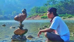 KOMUNITAS: Mencari Titik Nol Melalui Susun Batu bersama Balancing Art