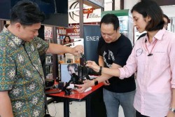 Demi Gaya Hidup Digital, Aksesori Ponsel Kian Diminati