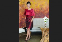 Laila Ayu Hadirkan Songket dalam Lady in Red